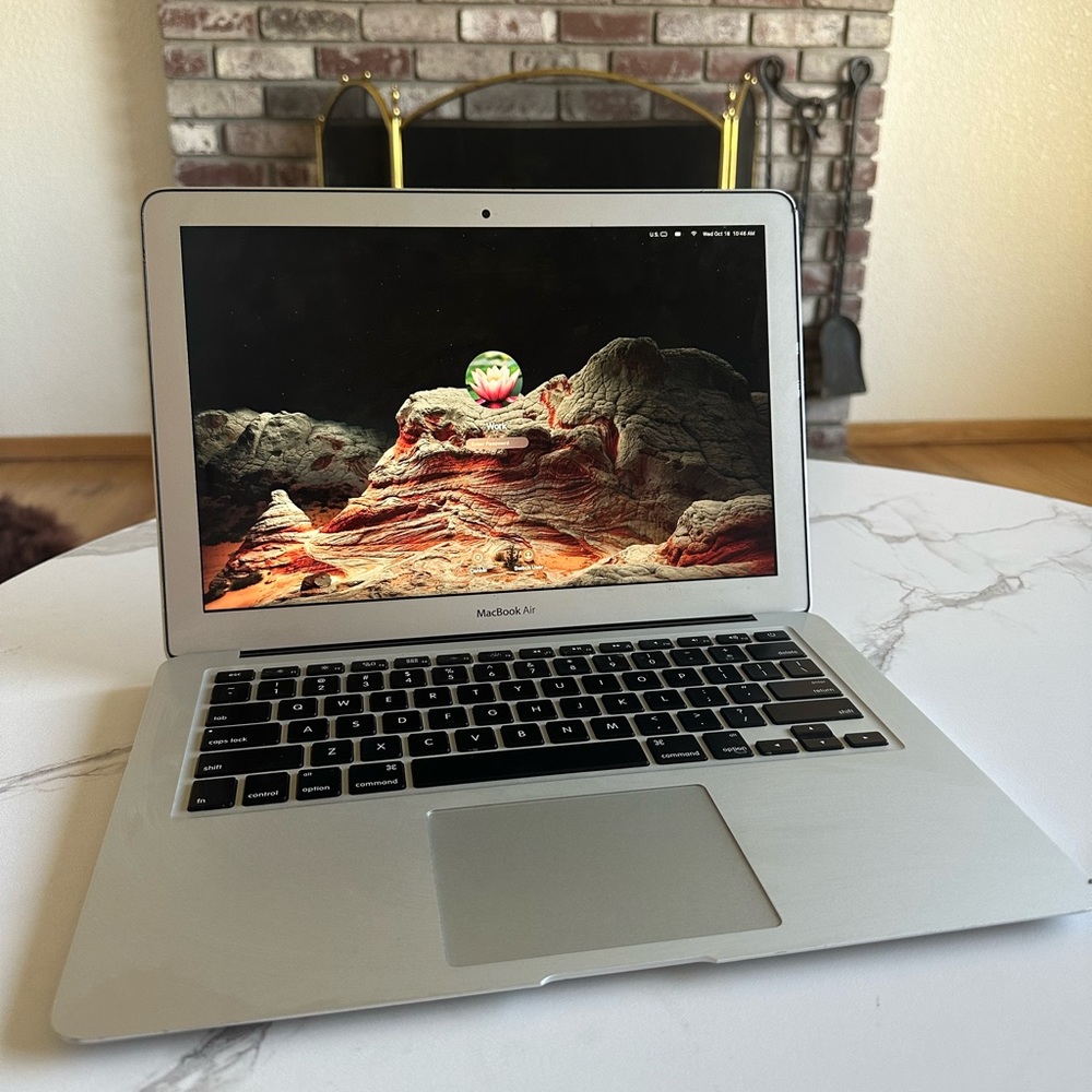 MacBook Air 128GB 8GB 13”